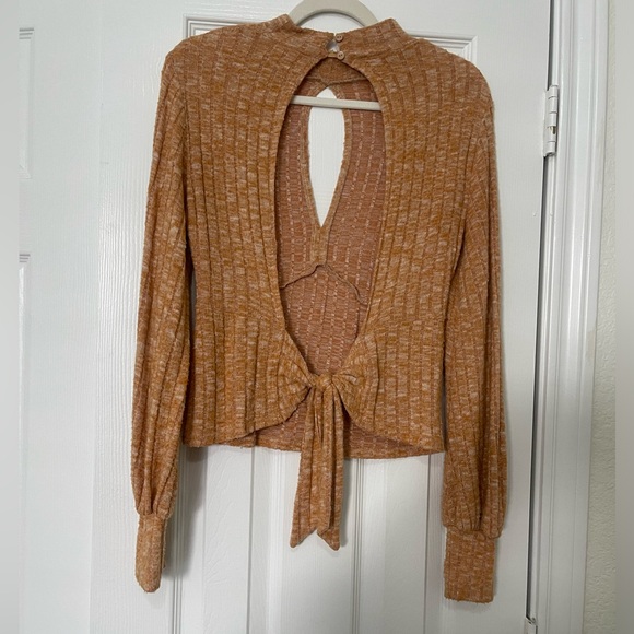 Buckle Open Back Sweater. Size Small. - Picture 2 of 4